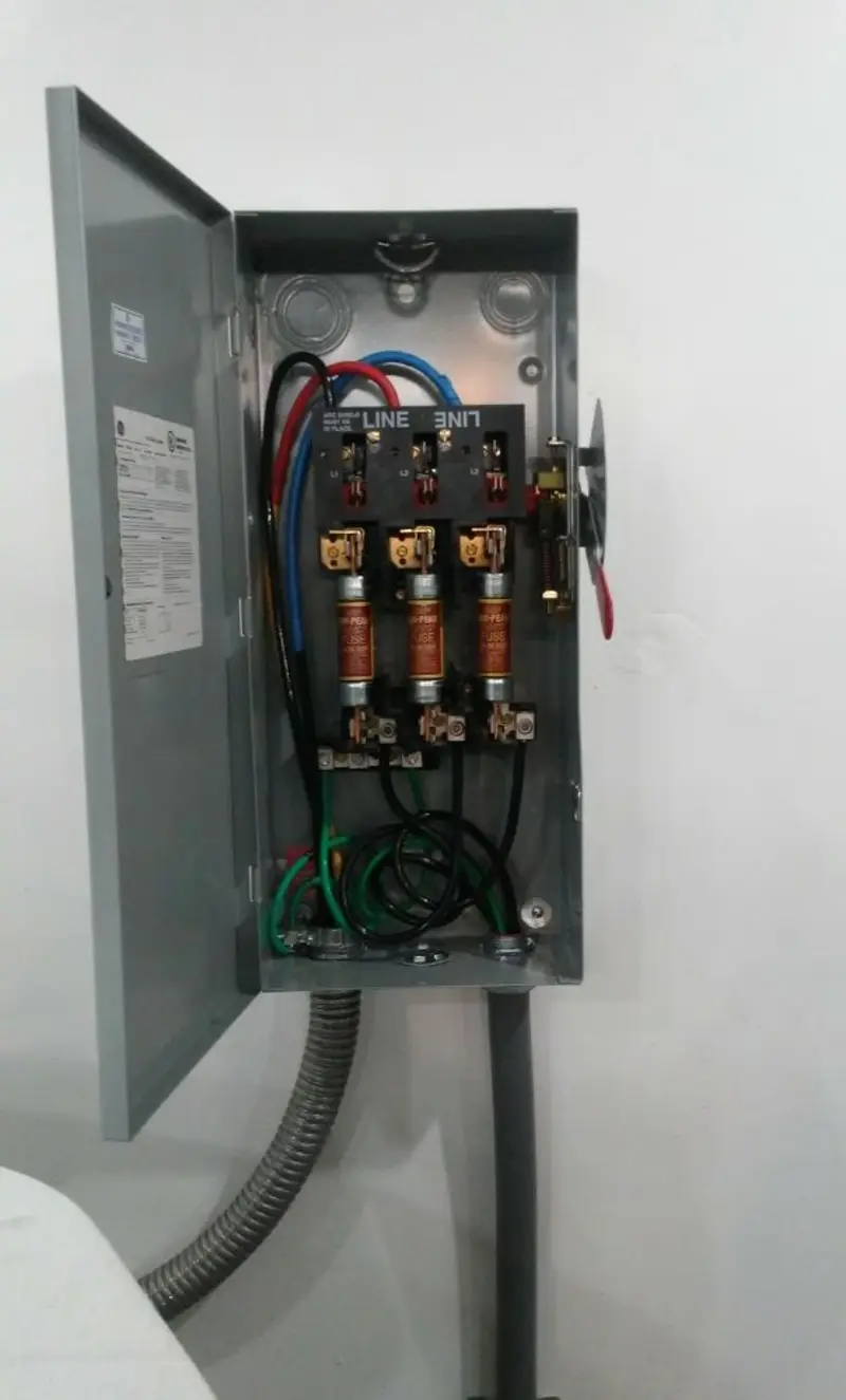 Three-phase disconnect switch installed for Smoke Detector Installation in Monaca